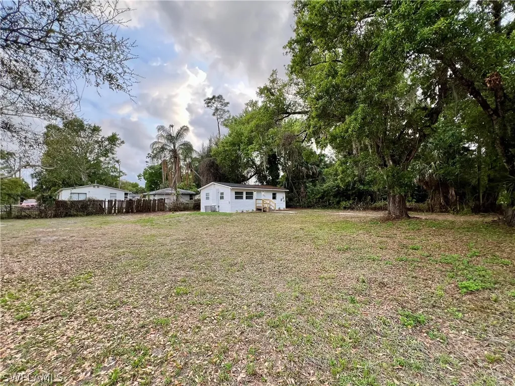 427 Capitol Street North Fort Myers FL 33903