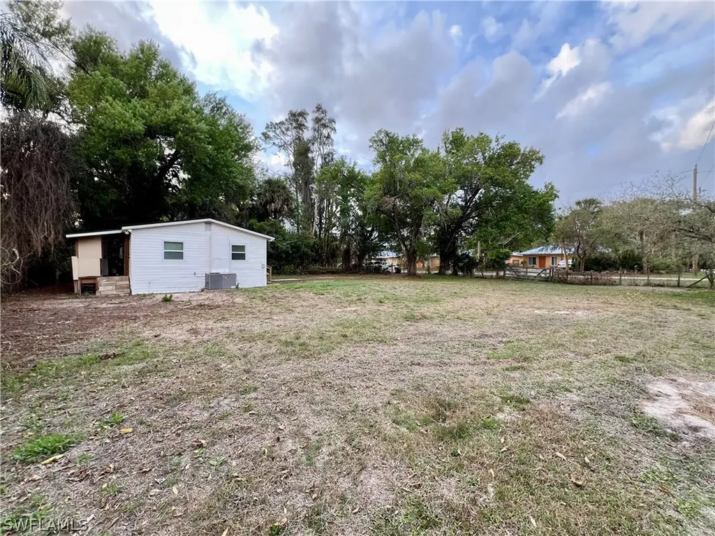 427 Capitol Street North Fort Myers FL 33903
