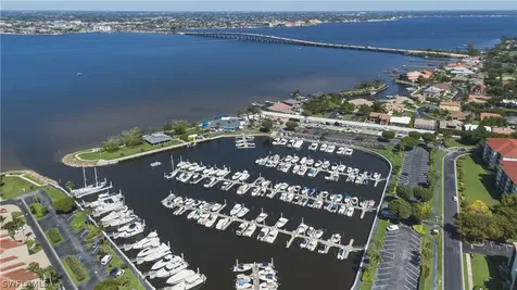 9515 Mariners Cove Lane Fort Myers FL 33919