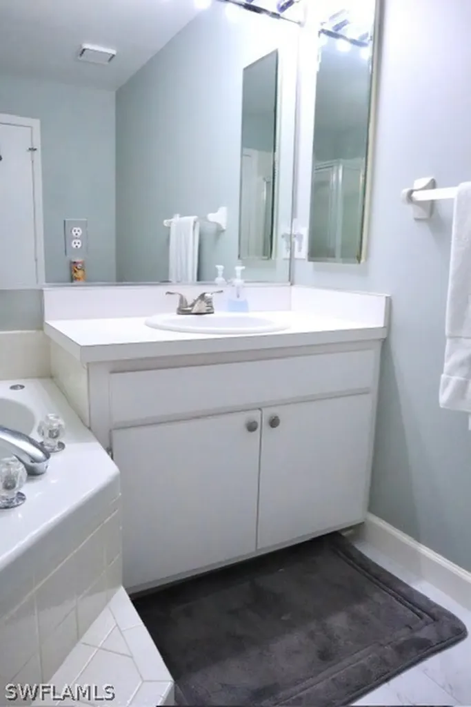 4276 Island Circle Fort Myers FL 33919
