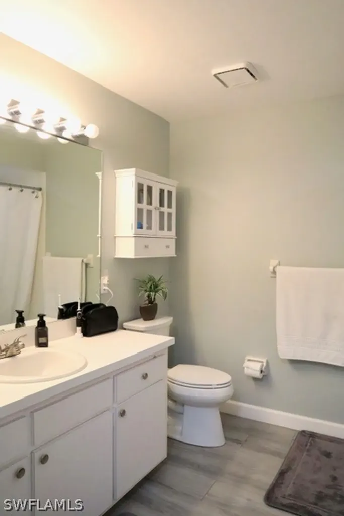4276 Island Circle Fort Myers FL 33919