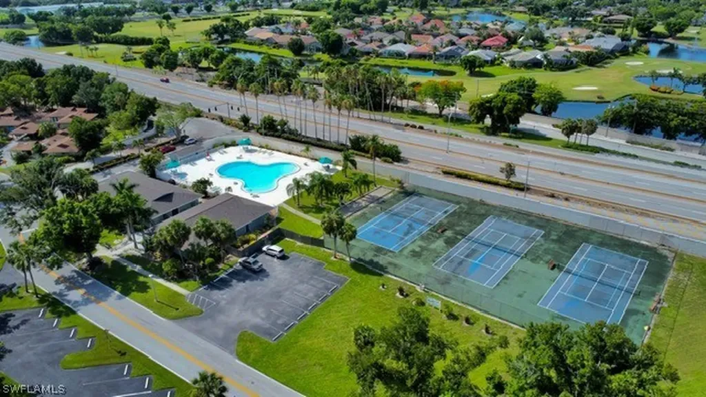 4276 Island Circle Fort Myers FL 33919