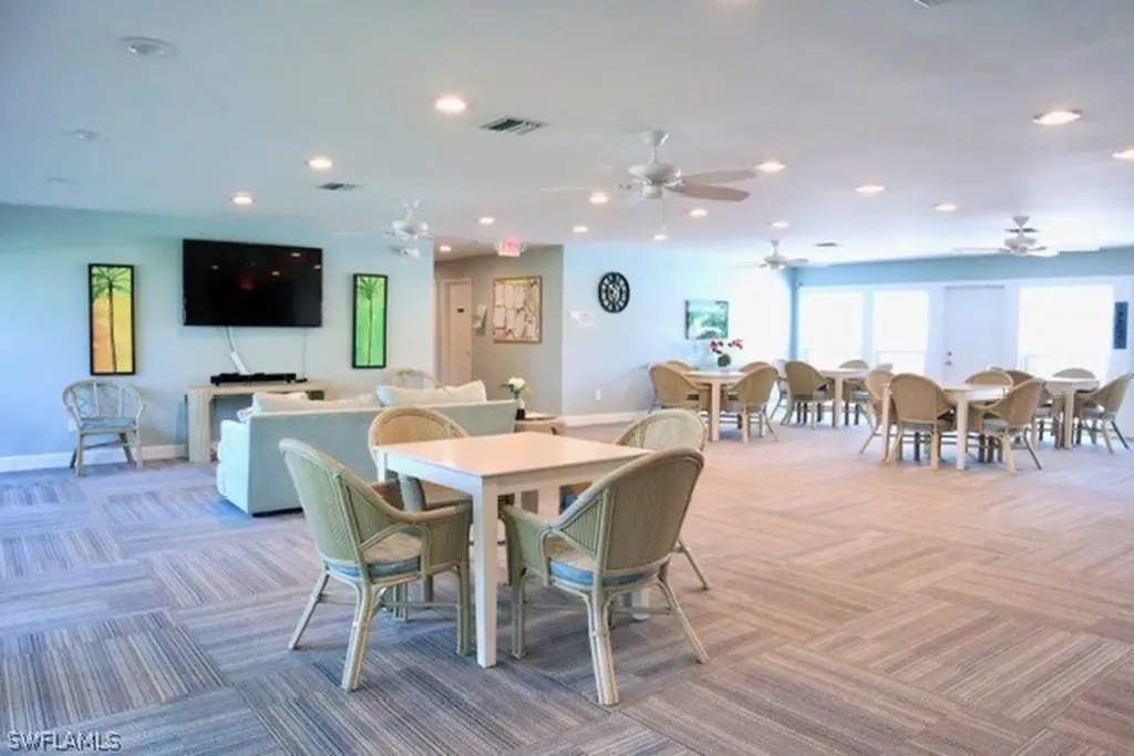 4276 Island Circle Fort Myers FL 33919