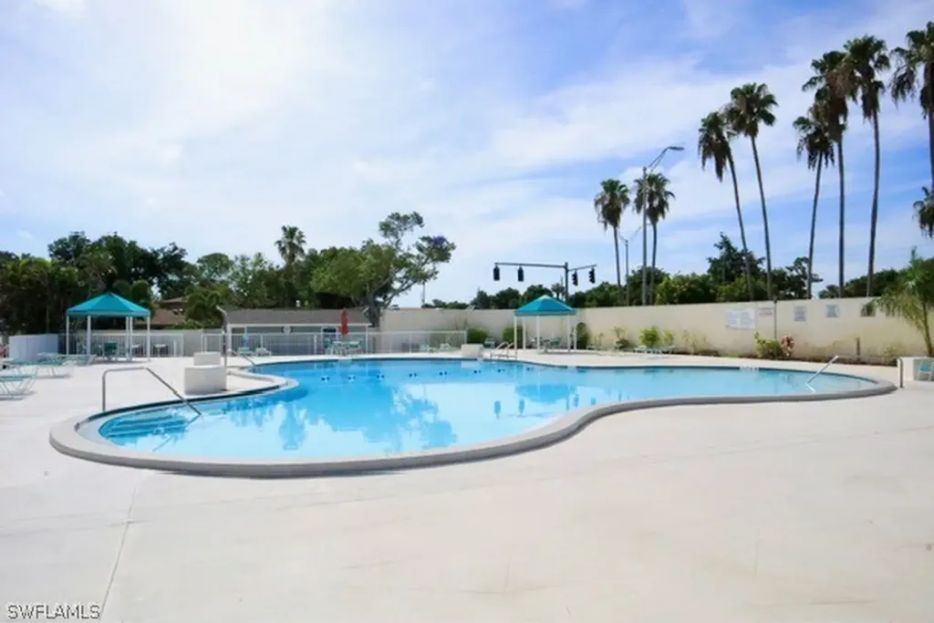 4276 Island Circle Fort Myers FL 33919