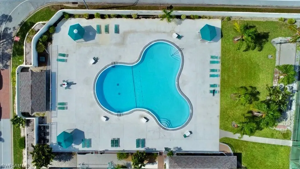 4276 Island Circle Fort Myers FL 33919