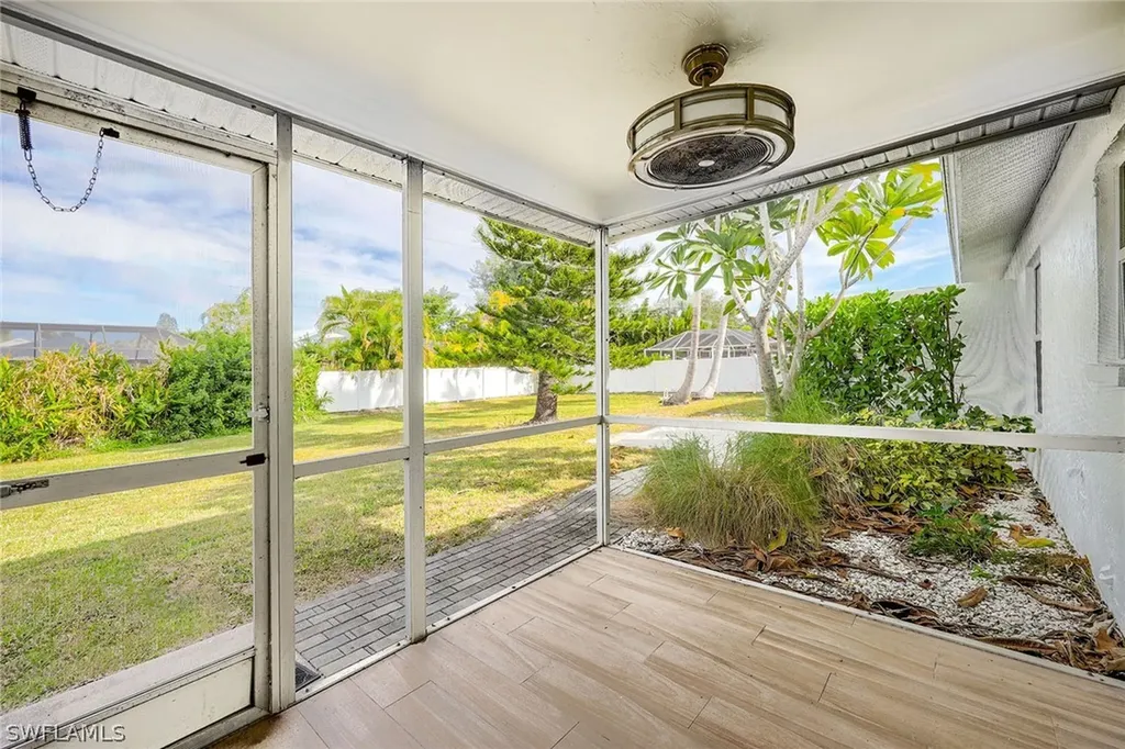 527 109th Avenue N Naples FL 34108