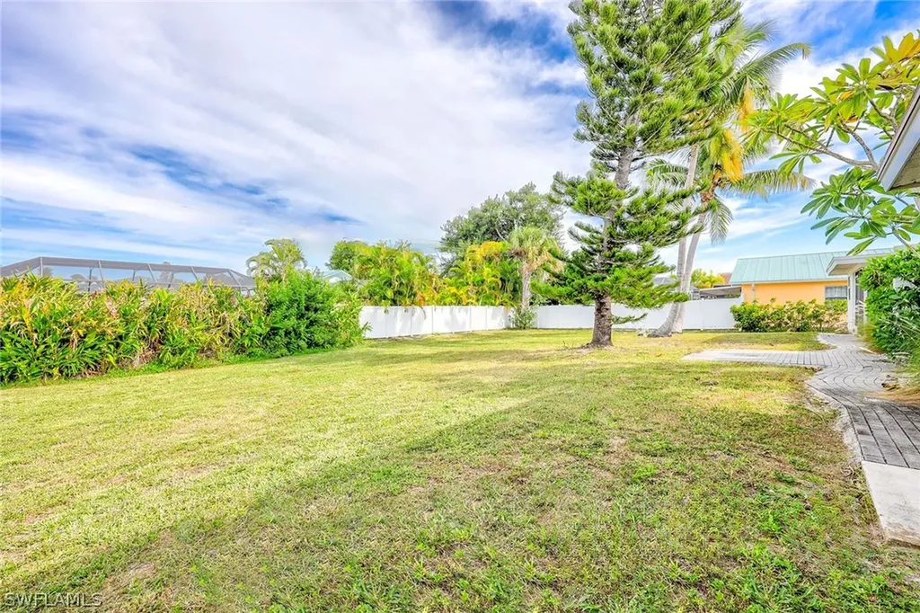 527 109th Avenue N Naples FL 34108
