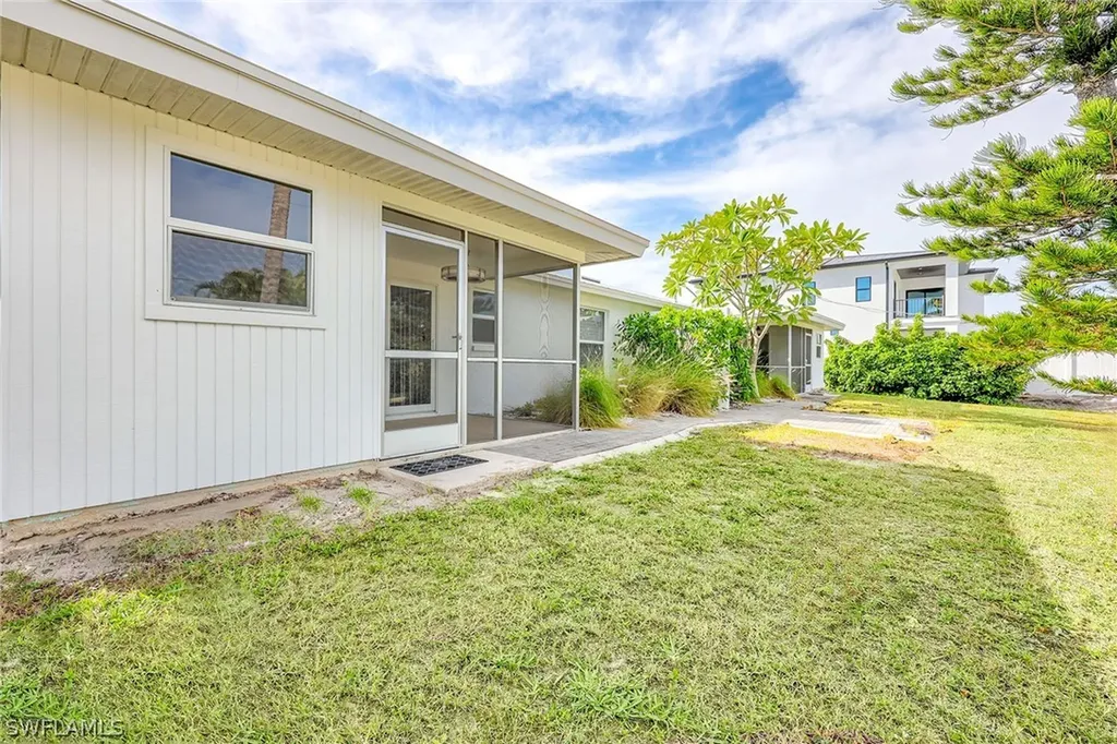 527 109th Avenue N Naples FL 34108