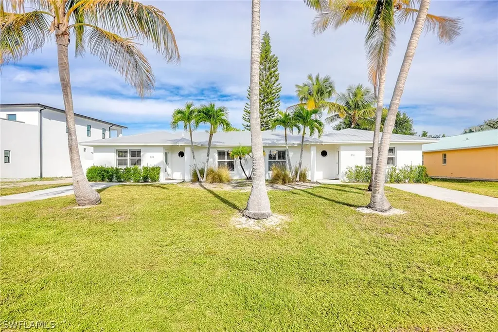 527 109th Avenue N Naples FL 34108