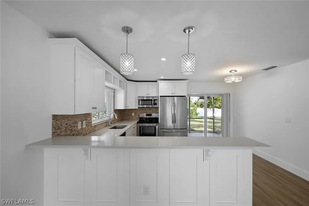 527 109th Avenue N Naples FL 34108