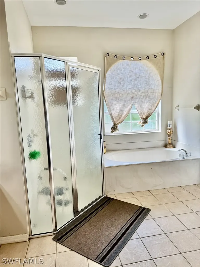 2041 24th Avenue NE Naples FL 34120