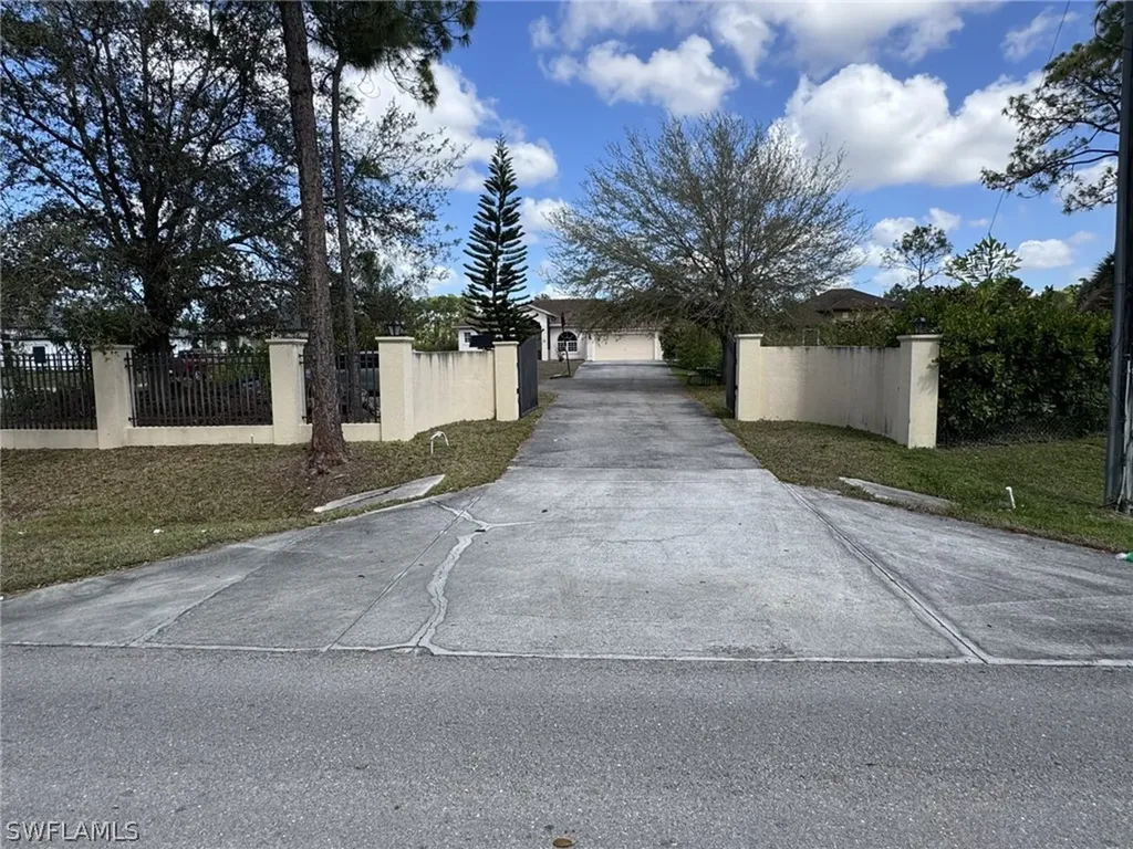 2041 24th Avenue NE Naples FL 34120