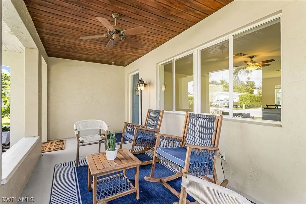 1060 Cooper Drive Naples FL 34103