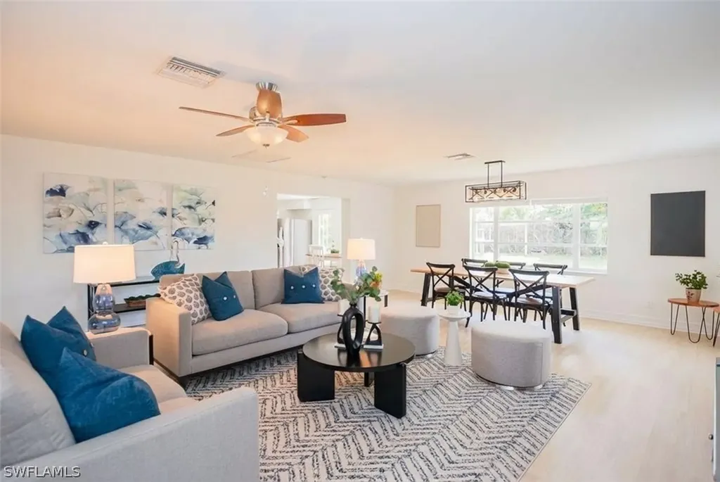 1060 Cooper Drive Naples FL 34103