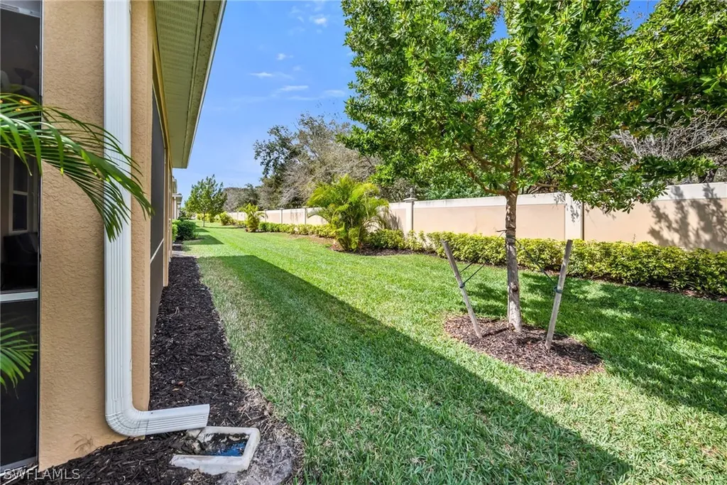 4552 Arboretum Circle Naples FL 34112