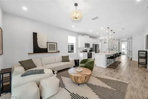 4552 Arboretum Circle Naples FL 34112