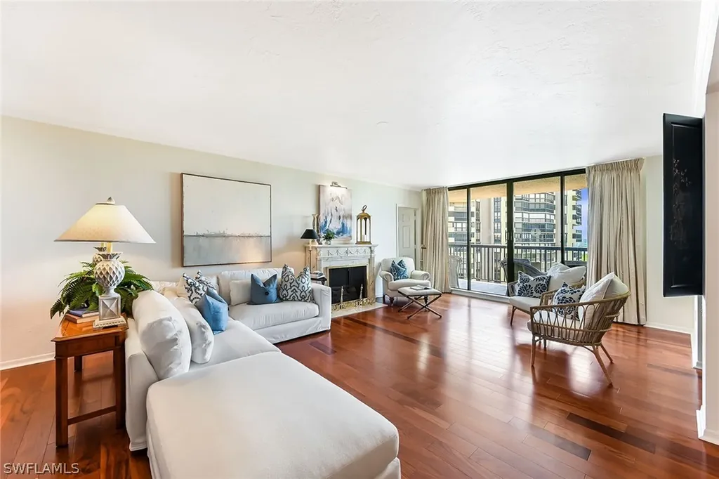 6075 Pelican Bay Boulevard Naples FL 34108