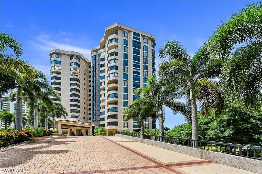 6075 Pelican Bay Boulevard Naples FL 34108