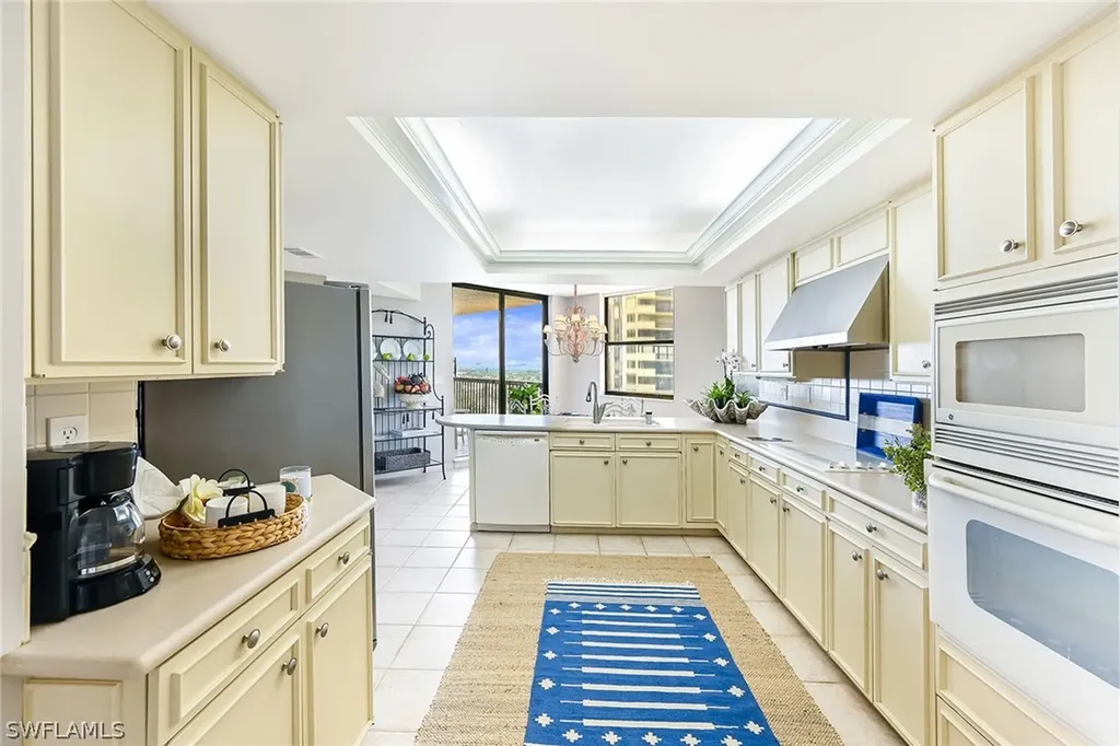 6075 Pelican Bay Boulevard Naples FL 34108