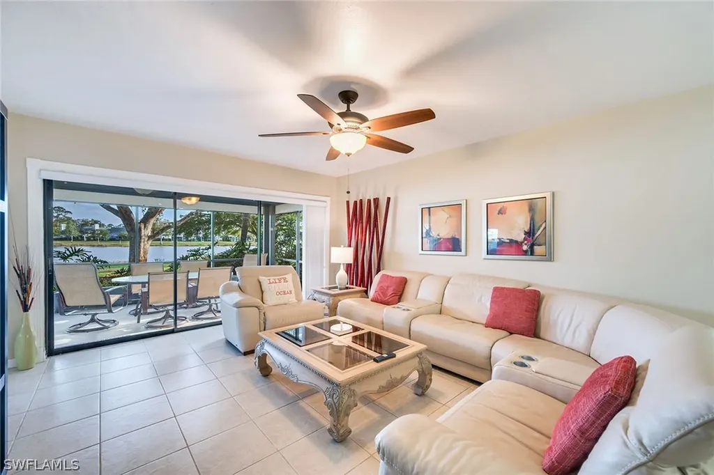 1802 Kings Lake Boulevard Naples FL 34112
