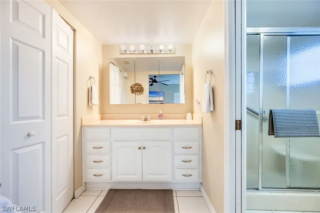 1802 Kings Lake Boulevard Naples FL 34112
