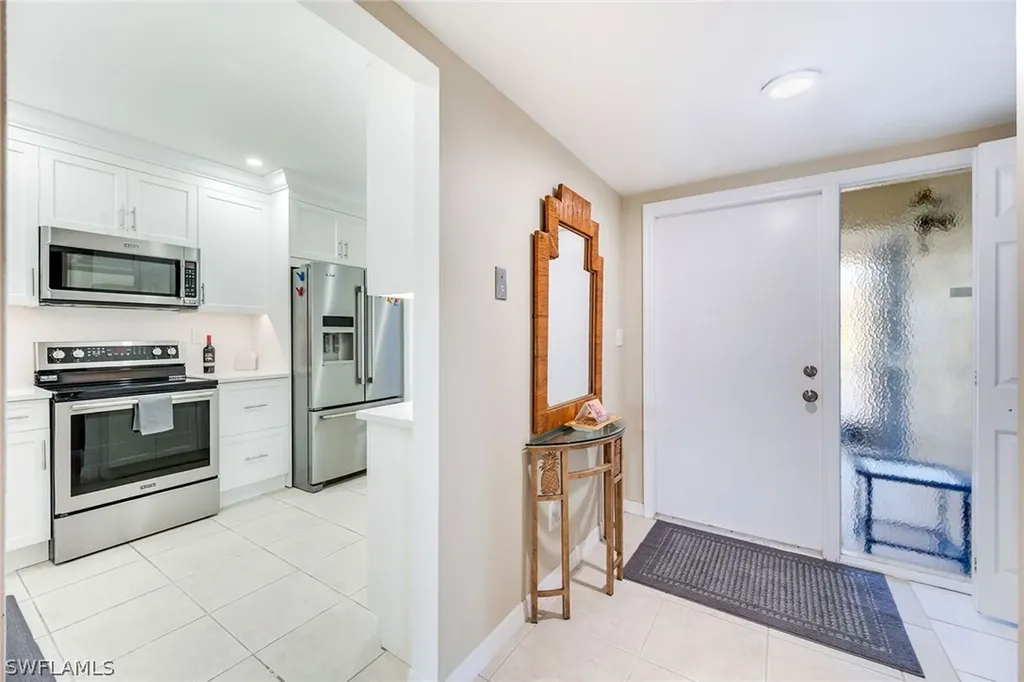 1802 Kings Lake Boulevard Naples FL 34112