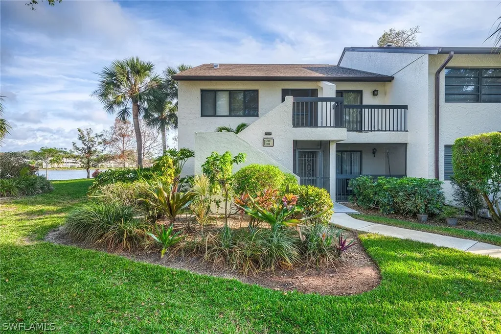 1802 Kings Lake Boulevard Naples FL 34112