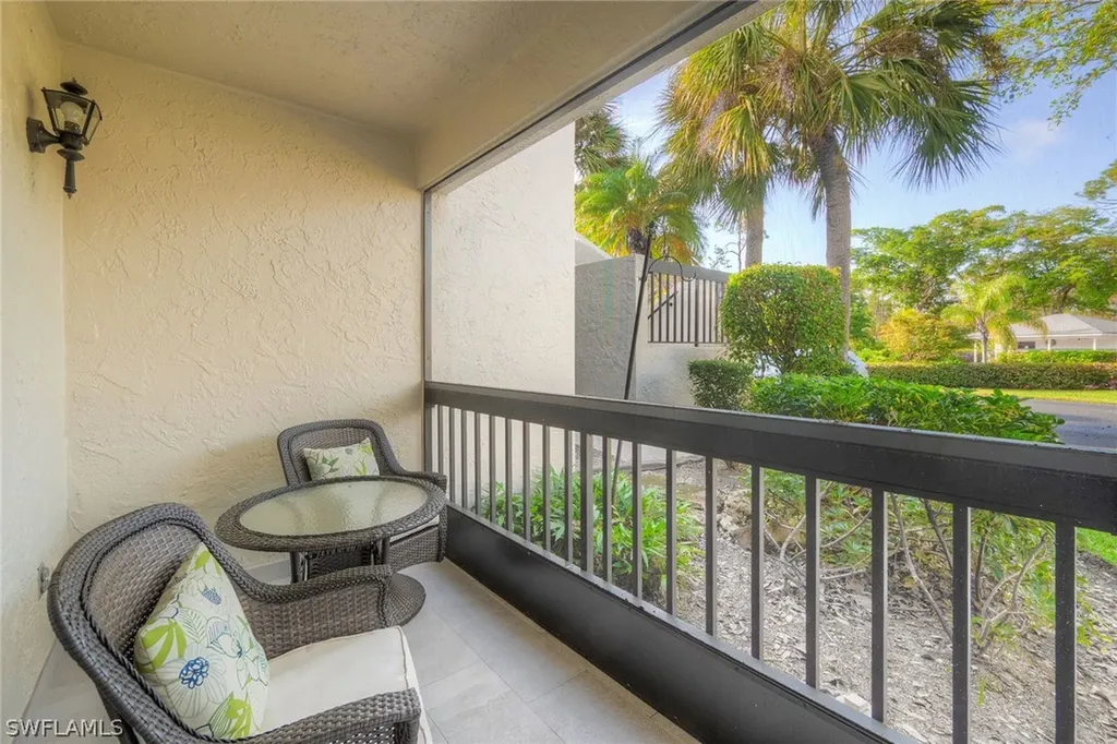 1802 Kings Lake Boulevard Naples FL 34112