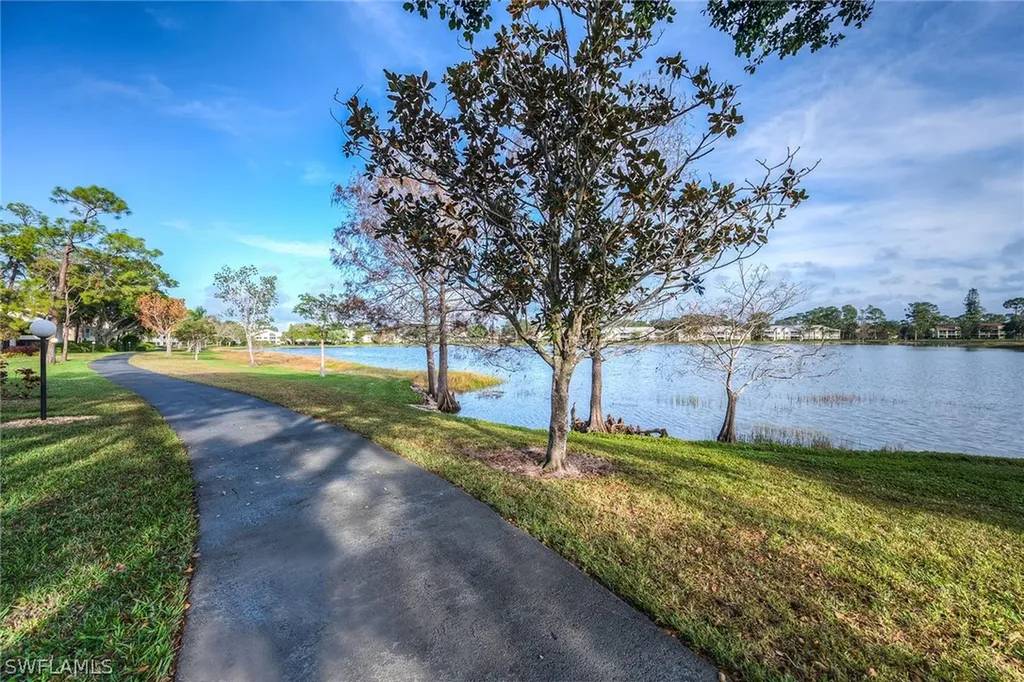 1802 Kings Lake Boulevard Naples FL 34112