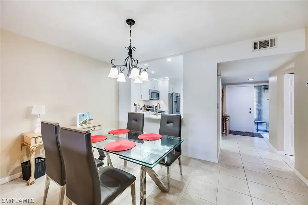 1802 Kings Lake Boulevard Naples FL 34112