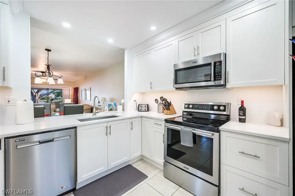 1802 Kings Lake Boulevard Naples FL 34112
