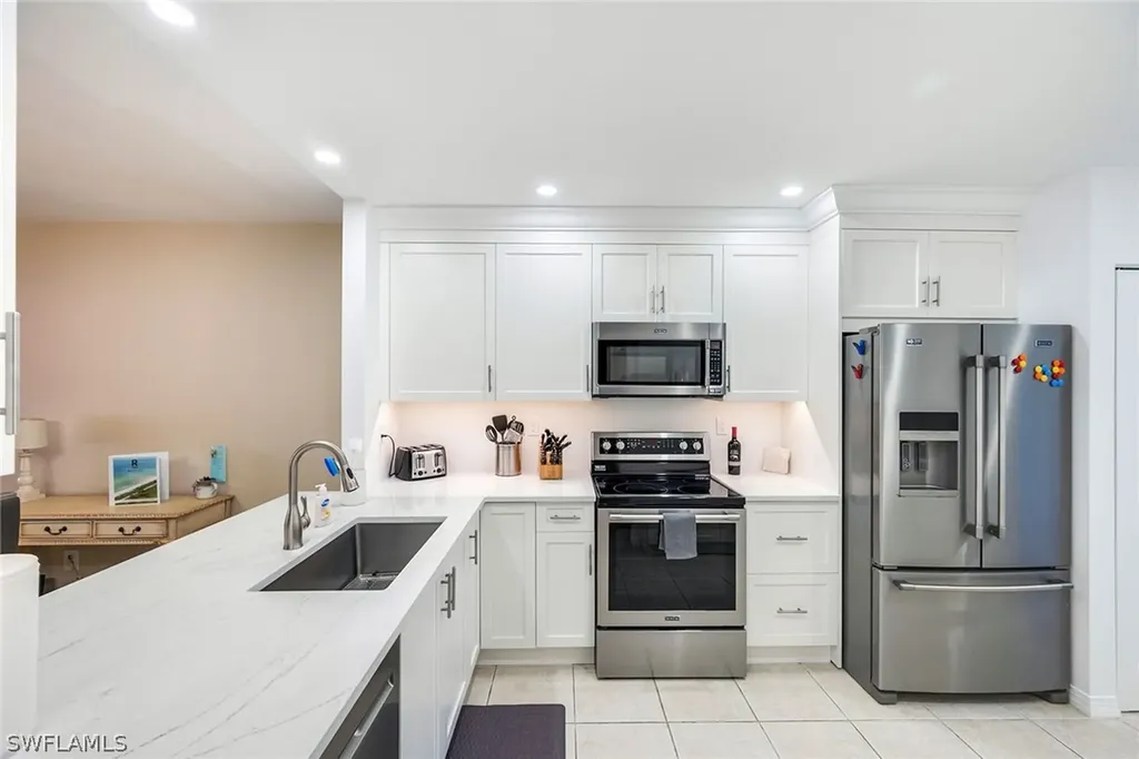 1802 Kings Lake Boulevard Naples FL 34112