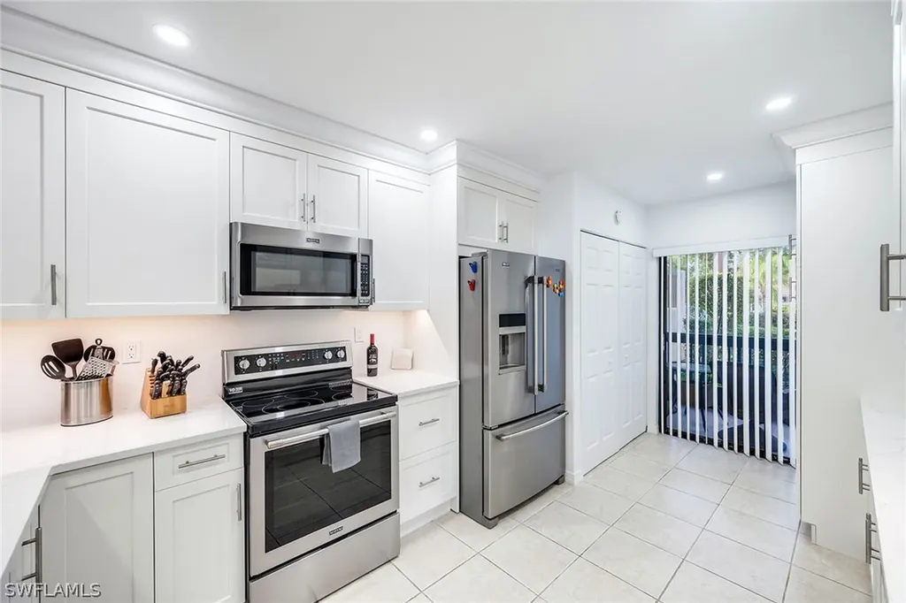 1802 Kings Lake Boulevard Naples FL 34112