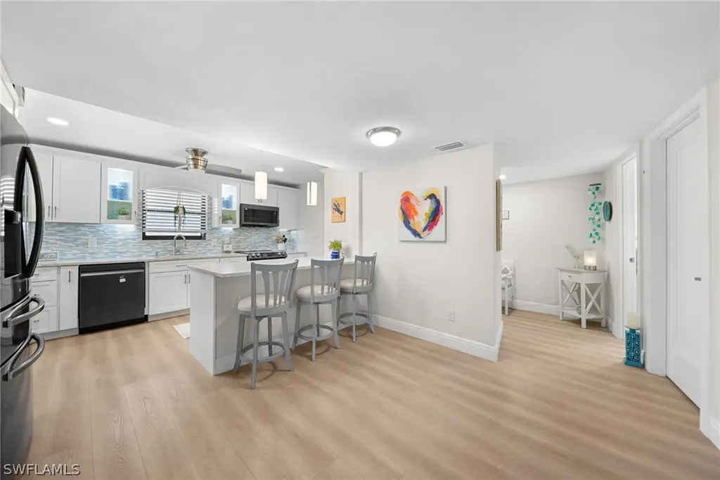 Marco Island FL, 845 Collier Court, Unit 505