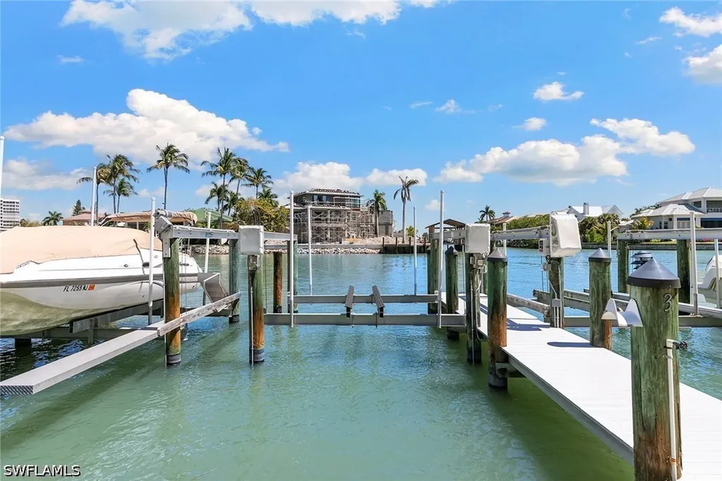10682 Gulf Shore Drive Naples FL 34108