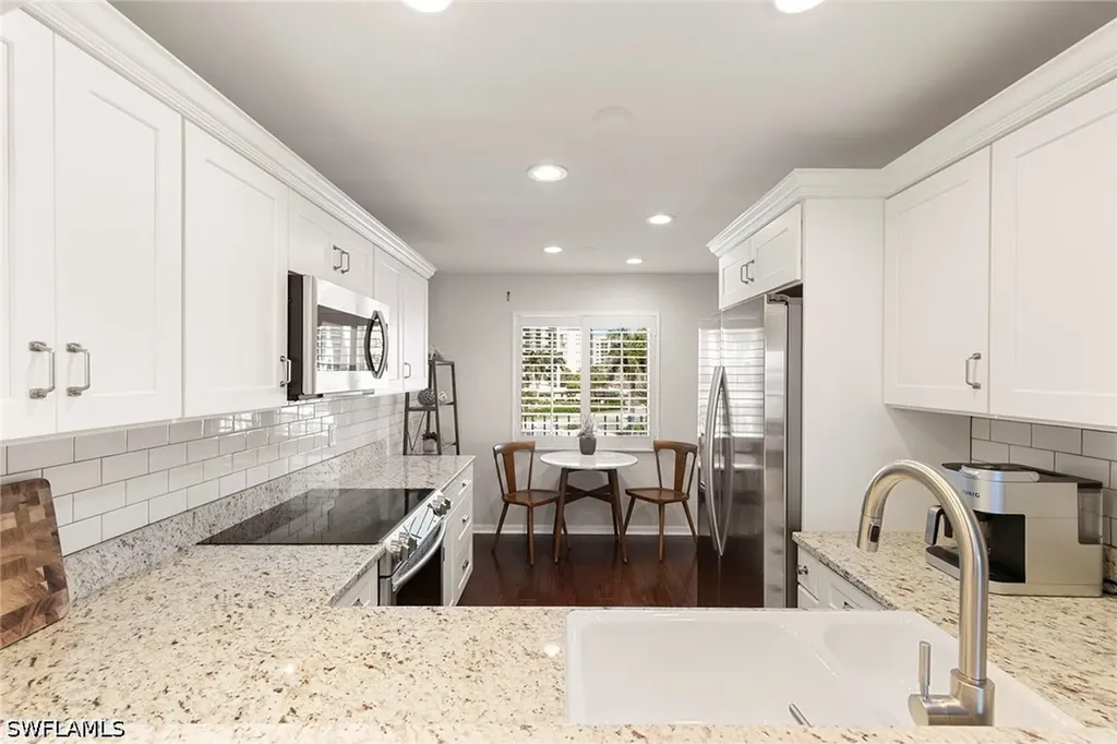 10682 Gulf Shore Drive Naples FL 34108