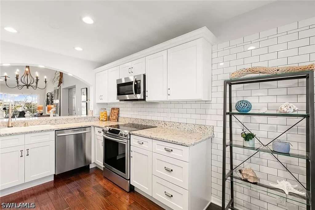 10682 Gulf Shore Drive Naples FL 34108