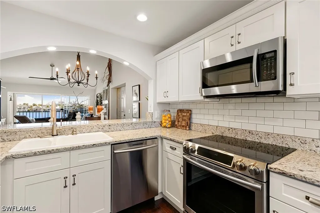 10682 Gulf Shore Drive Naples FL 34108
