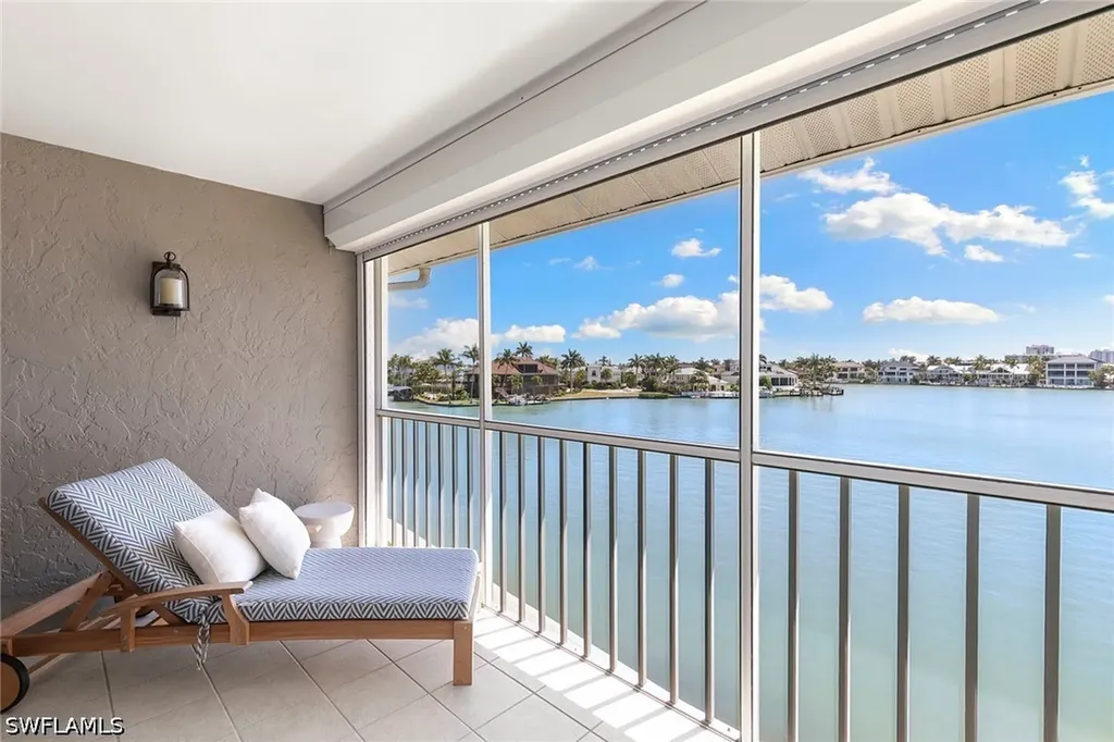 10682 Gulf Shore Drive Naples FL 34108