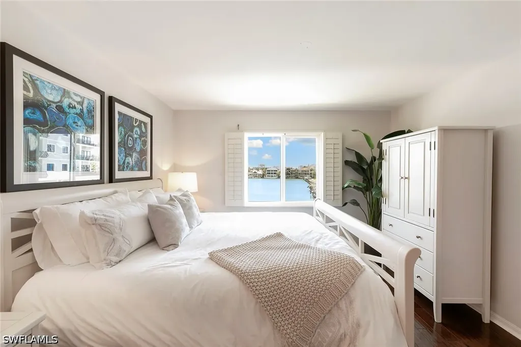 10682 Gulf Shore Drive Naples FL 34108