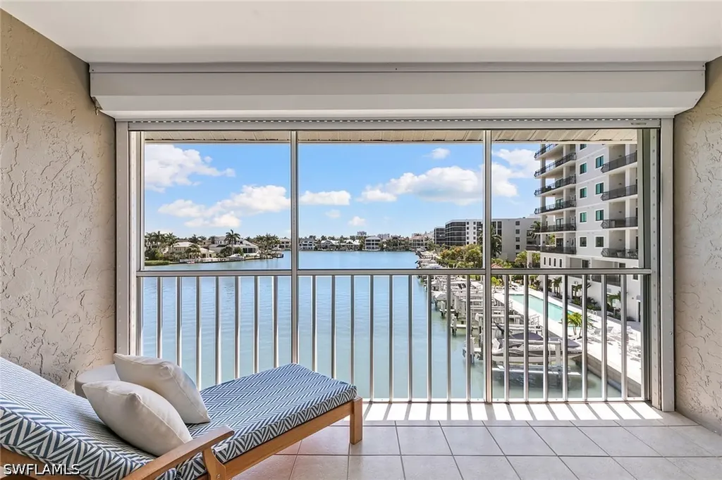 10682 Gulf Shore Drive Naples FL 34108