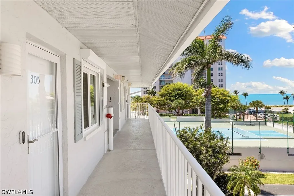 10682 Gulf Shore Drive Naples FL 34108