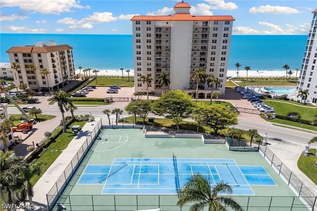 10682 Gulf Shore Drive Naples FL 34108