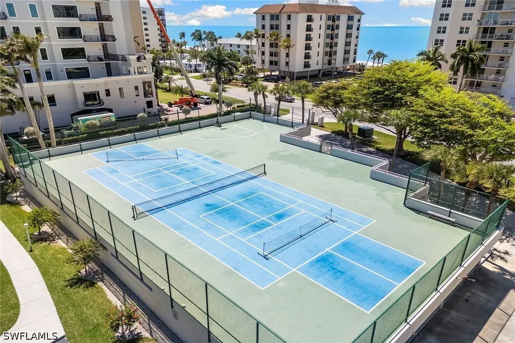 10682 Gulf Shore Drive Naples FL 34108