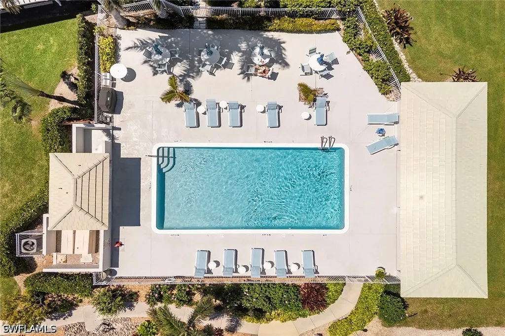 10682 Gulf Shore Drive Naples FL 34108