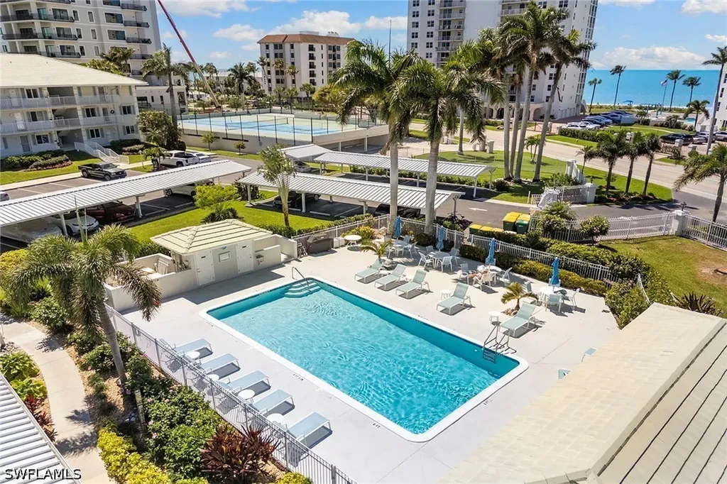 10682 Gulf Shore Drive Naples FL 34108