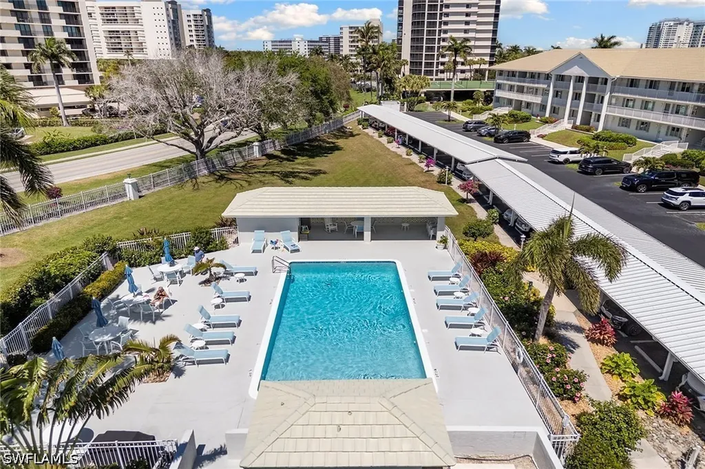 10682 Gulf Shore Drive Naples FL 34108