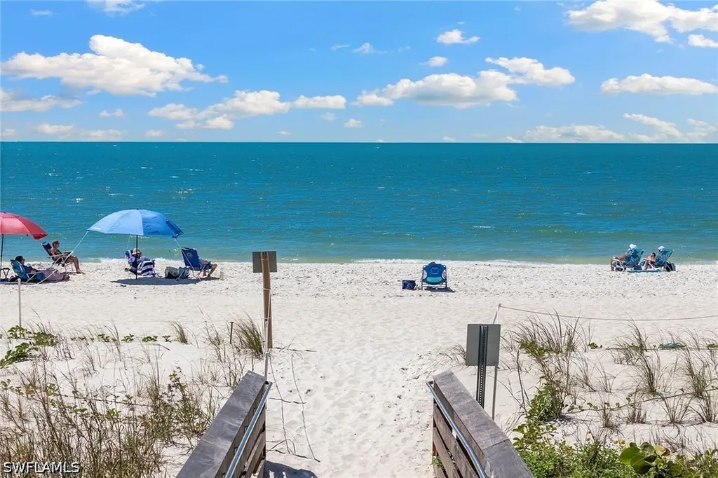 10682 Gulf Shore Drive Naples FL 34108