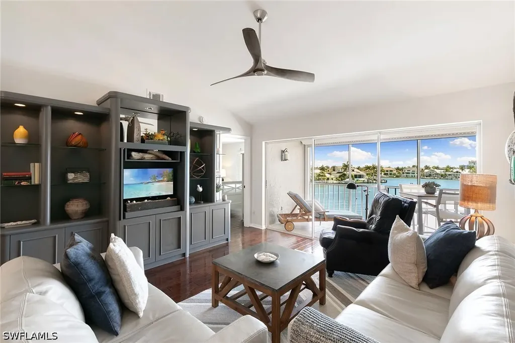 10682 Gulf Shore Drive Naples FL 34108