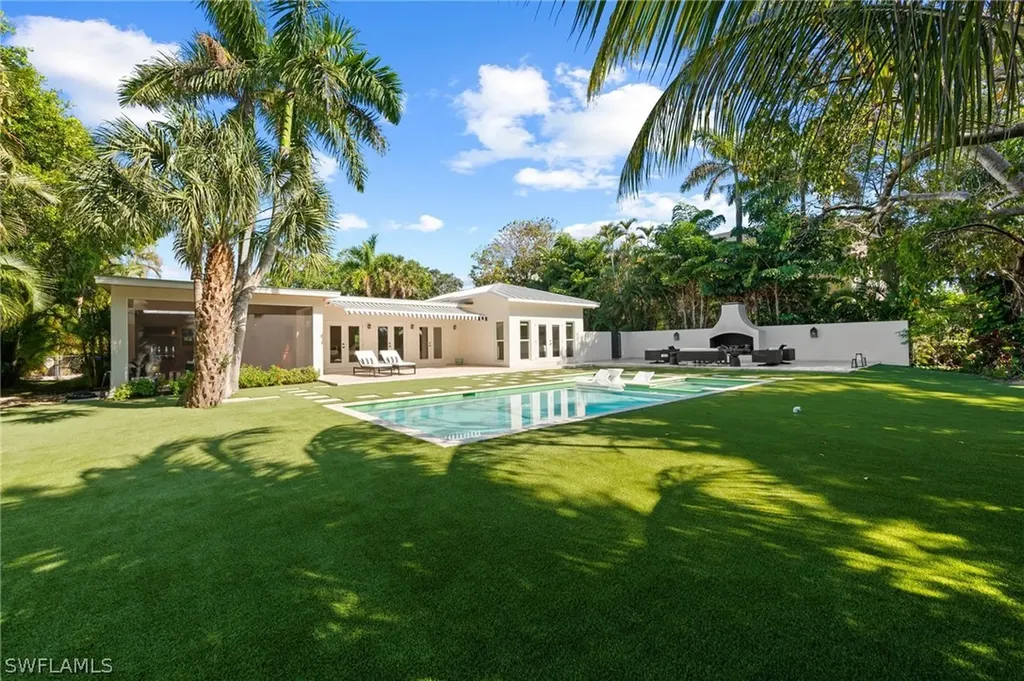 1949 Alamanda Drive Naples FL 34102